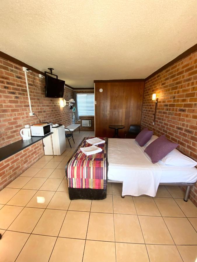 Proserpine Motor Lodge Extérieur photo